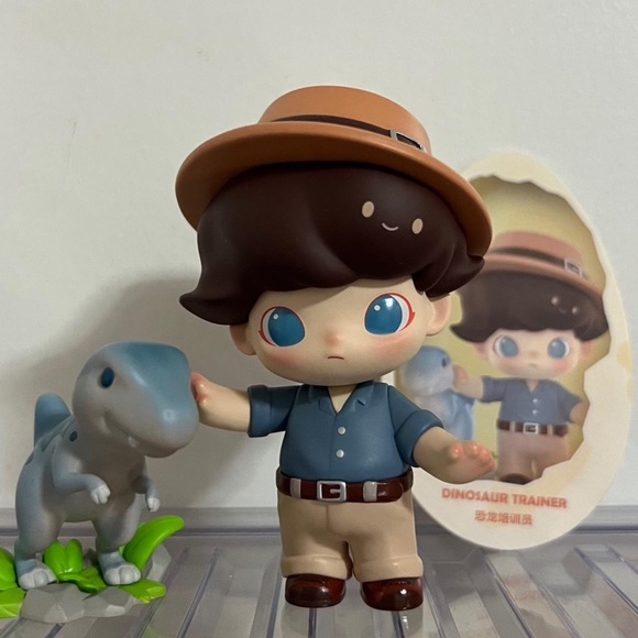 POPMART DIMOO JURASSIC WORLD SERIES DINOSAUR TRAINER - Picture 1 of 2